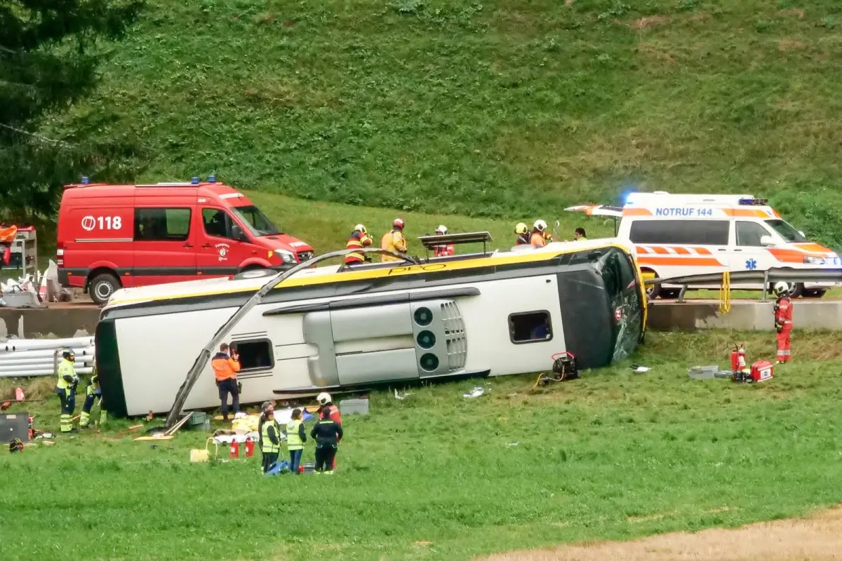Accidente de autobús en Suiza deja cinco muertos y 40 heridos