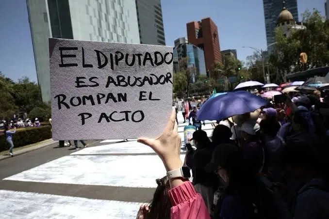 Feministas protestan contra Cuauhtémoc Blanco por acusación de intento de violación