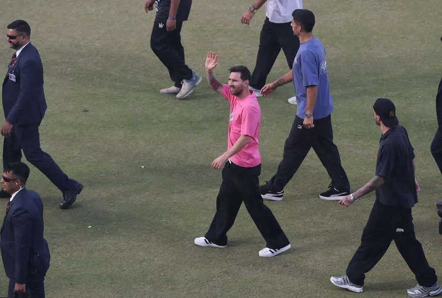 Foto y saludo con Messi en India superan los 11 mil dólares y generan polémica por fallas organizativas