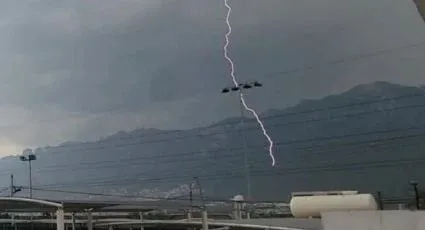Tormenta eléctrica activa incendios forestales en cerros de San Pedro