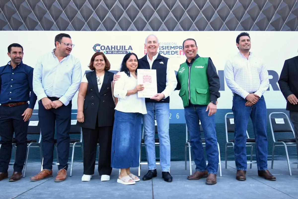 Más de 100 familias en Torreón reciben certeza legal sobre su patrimonio