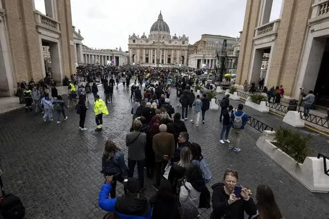Más de 60 mil fieles han despedido al papa Francisco en la Basílica de San Pedro