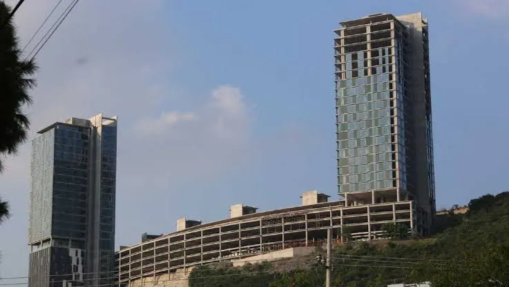 Clausura de Torres Ysabella genera millonaria demanda contra el municipio de San Pedro