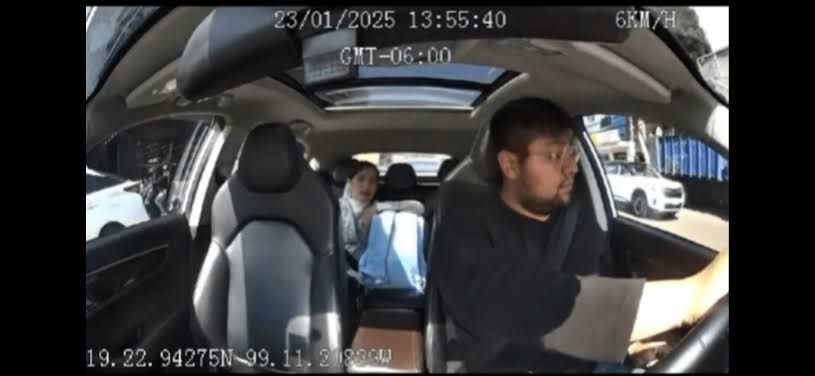 Mujer amenaza y agrede a conductor tras cancelación de viaje