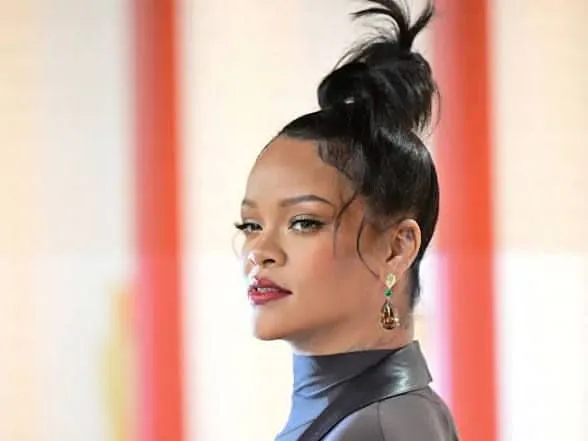 Acusada por ataque armado contra residencia de Rihanna se declara inocente ante la corte