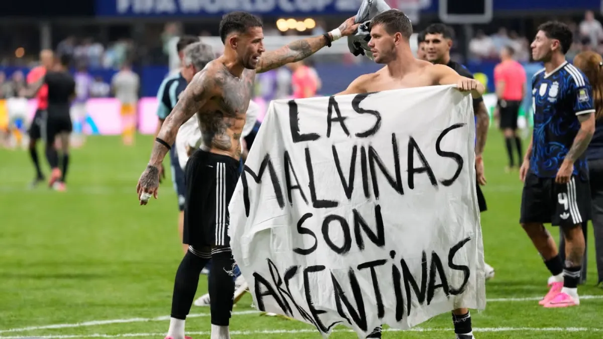 Seleccionados argentinos refuerzan la seguridad de sus casas en Inglaterra tras polémica por manta sobre Malvinas