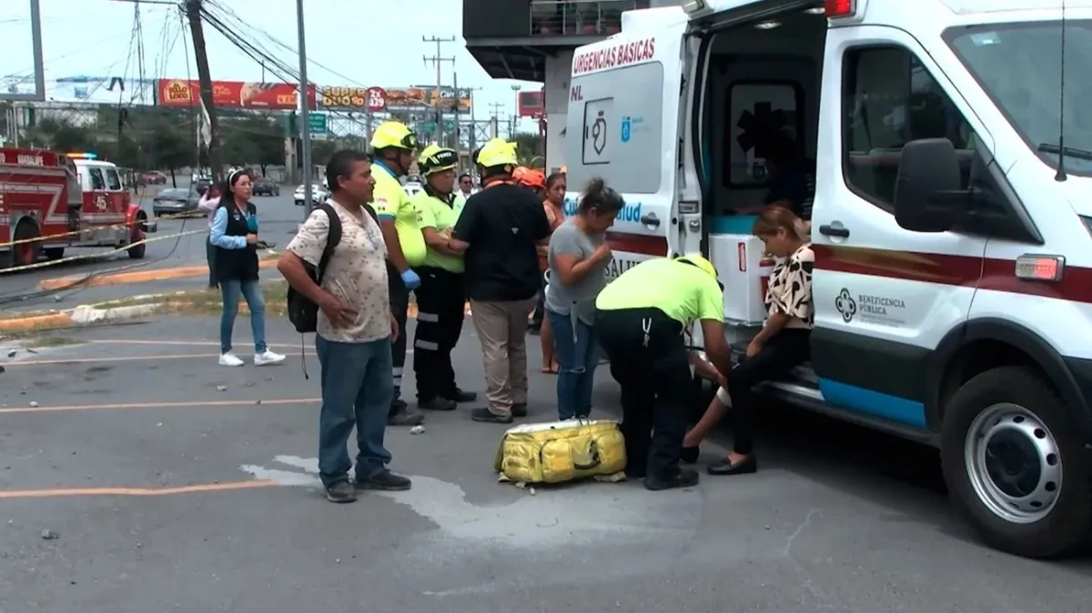 Choque de camión en Guadalupe deja 17 heridos y cortes de luz en colonias