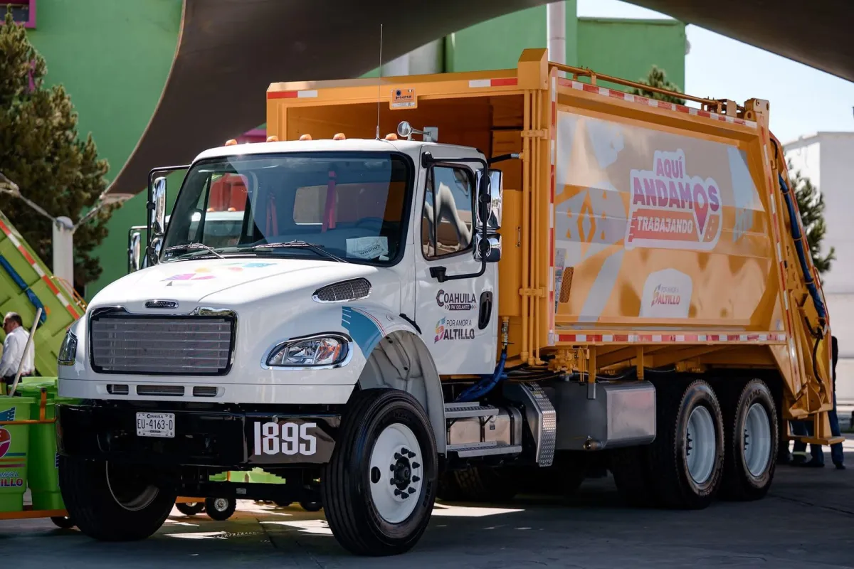 Saltillo refuerza su limpieza urbana con nuevos camiones y equipo