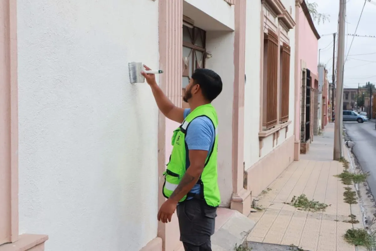 Avanza 80% la rehabilitación de fachadas en la calle Bravo; mejoran imagen y valor del Distrito Centro de Saltillo