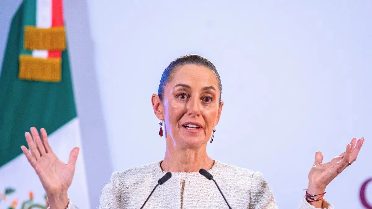 “Hoy puede pagar”: Sheinbaum llama a Salinas Pliego a liquidar su deuda con el SAT