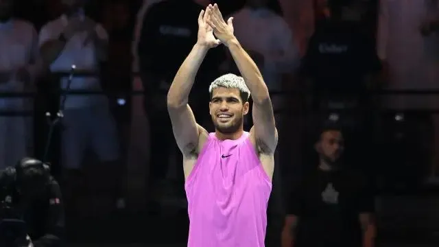Carlos Alcaraz derrota a Taylor Fritz y jugará la Final del Six Kings Slam