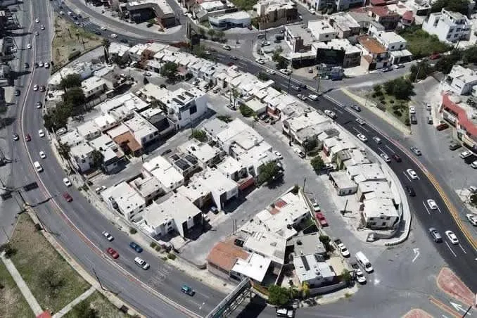 Monterrey avala compra de 61 viviendas para eliminar rotonda y mejorar Paseo de los Leones