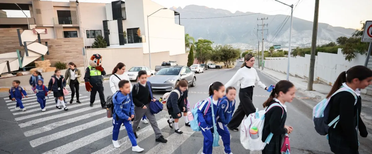 San Pedro lanza programa piloto “Vámonos Caminando” para promover traslados escolares a pie