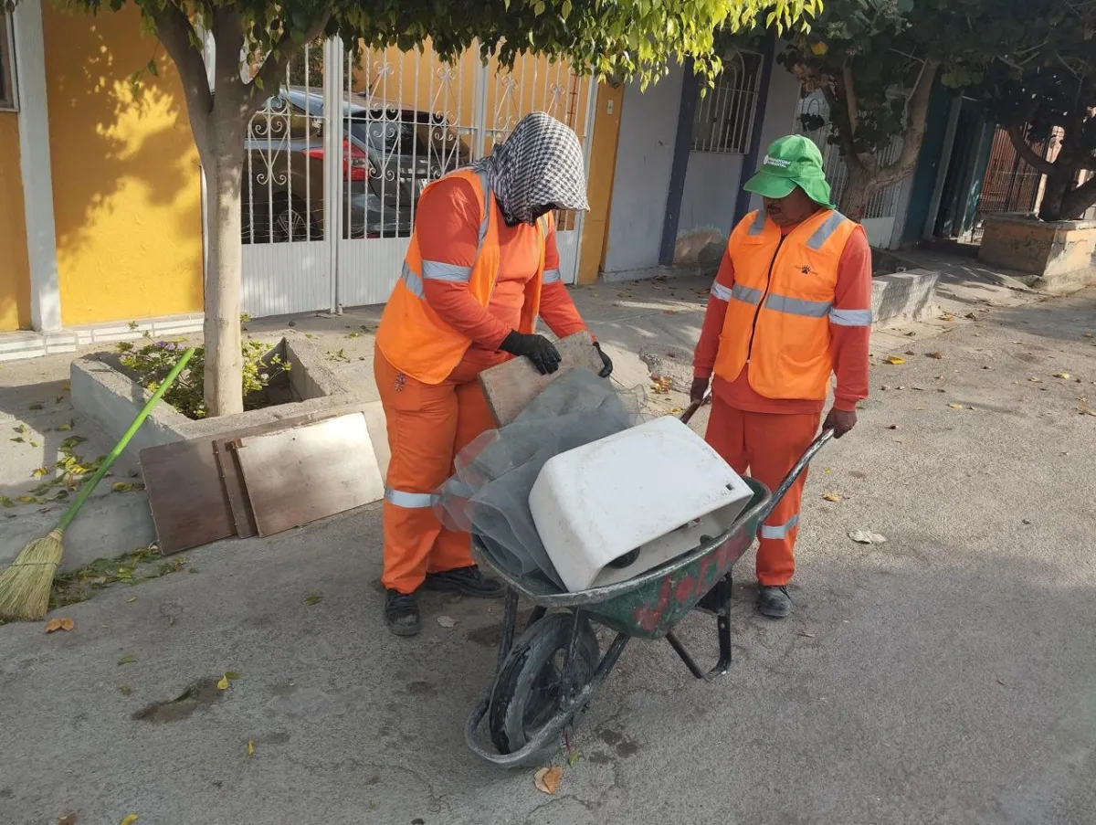 Torreón retira 160 toneladas de desechos en brigada municipal en Las Julietas