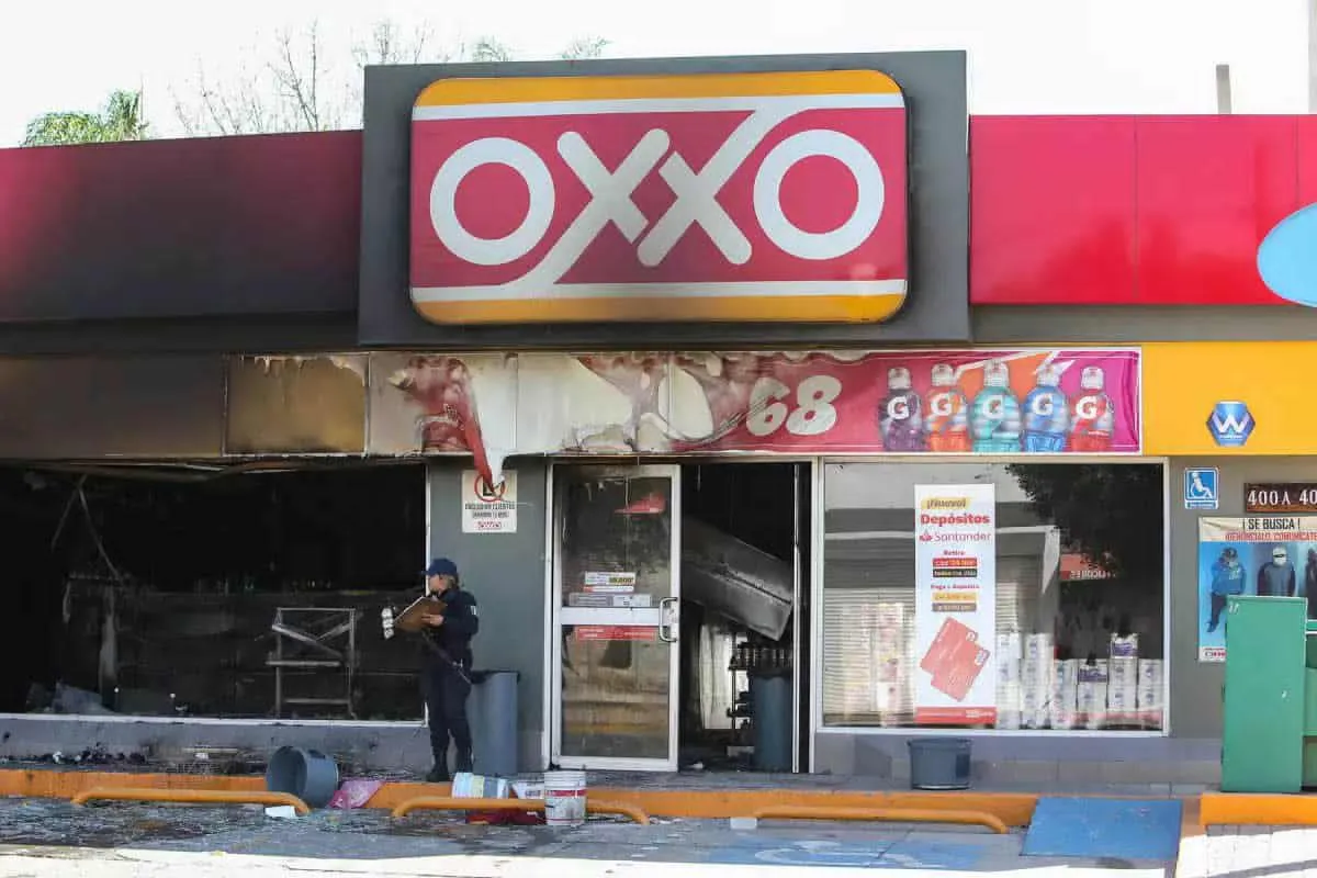 FEMSA reporta más de 200 incidentes en tiendas Oxxo tras jornada de violencia