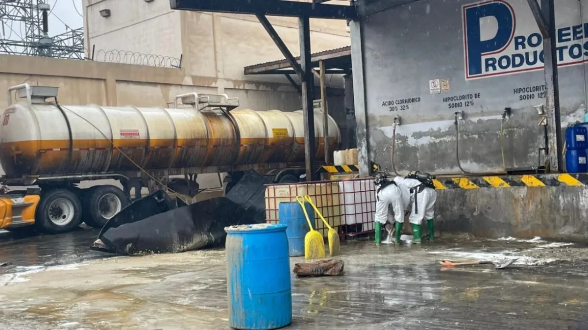 Fuga de ácido en empresa química de Monterrey moviliza a cuerpos de emergencia