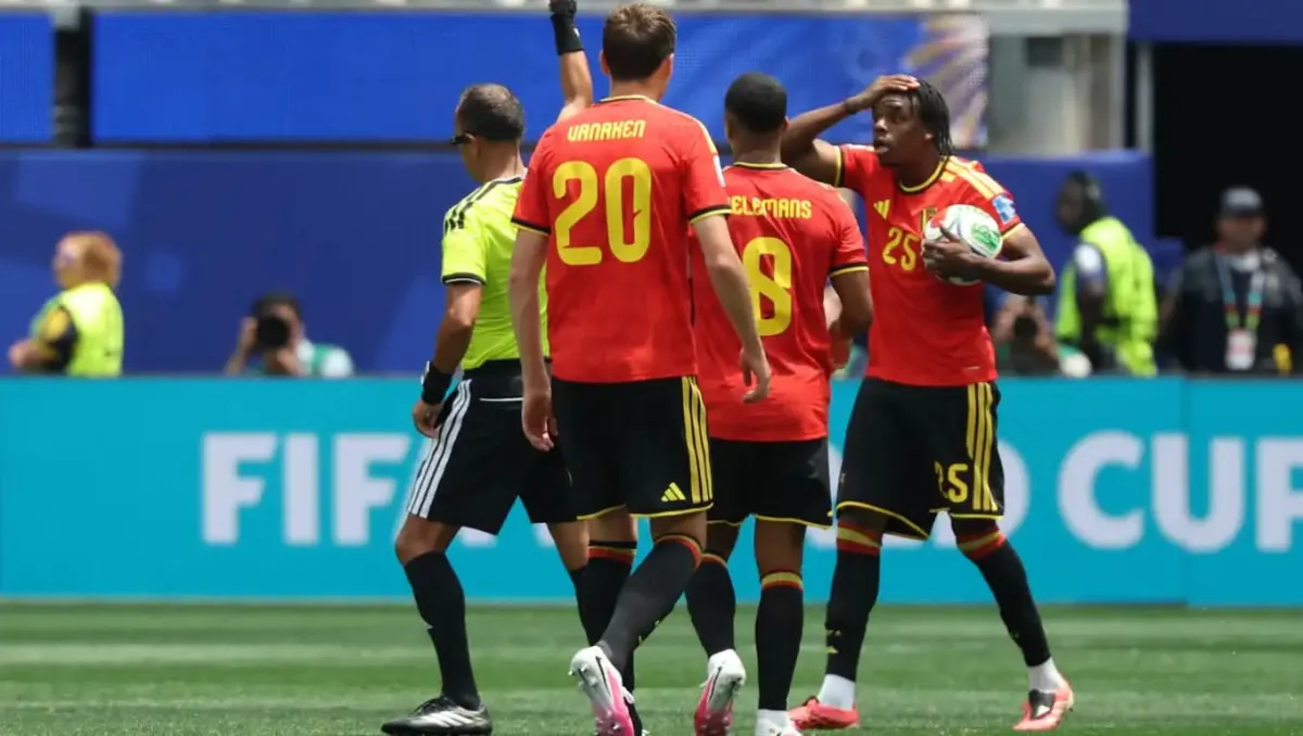 Bélgica empata con 10 jugadores ante Irán y complica su panorama en el Mundial 2026