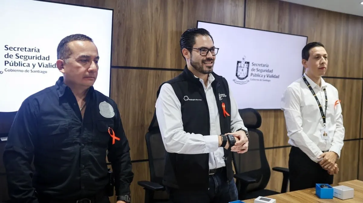 Santiago apuesta por tecnología de protección con nueva pulsera para mujeres en riesgo
