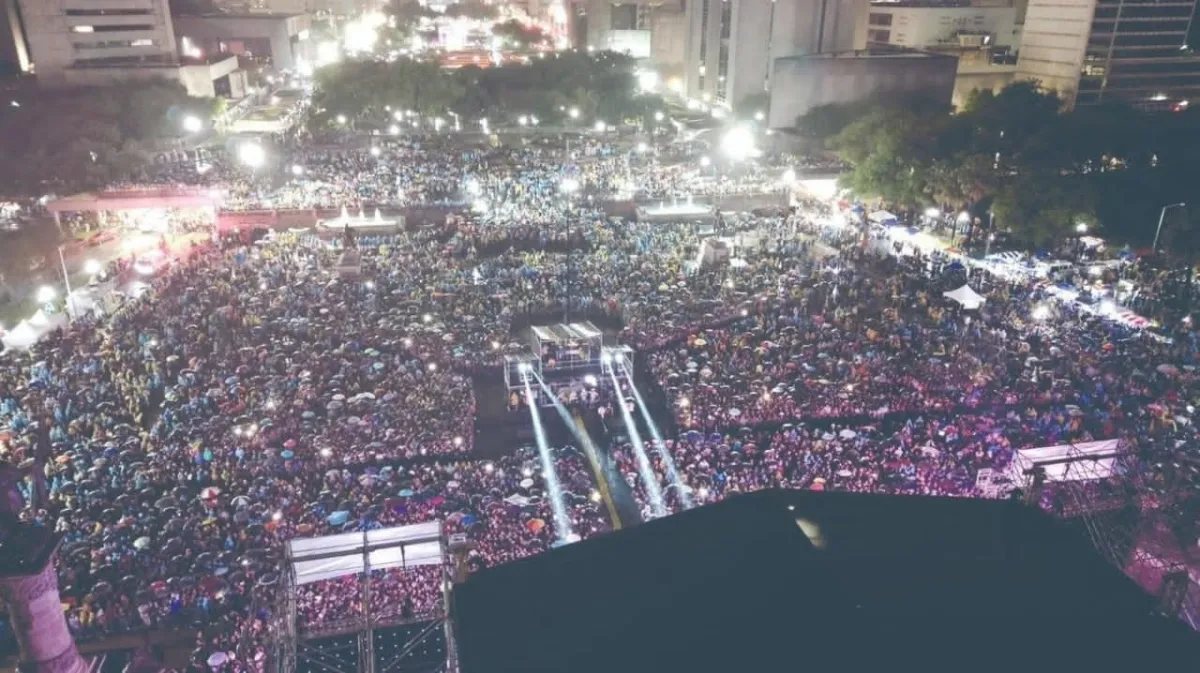 ¡Fiestas Patrias toman Nuevo León! Habrá cierres viales y transporte gratuito durante el Grito