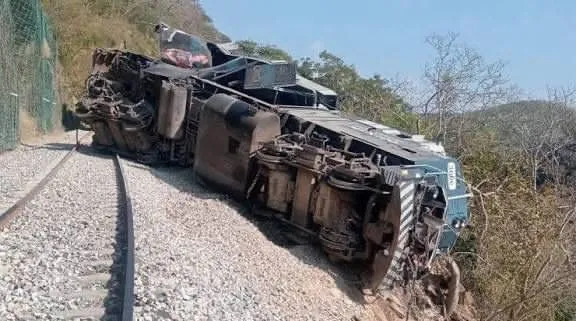 Vigilancia del Tren Interoceánico estuvo a cargo del hijo de AMLO, revela investigación tras accidente en Oaxaca