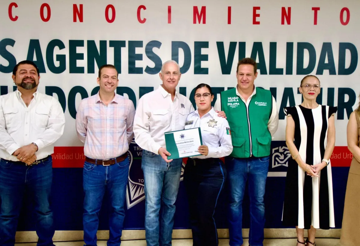 Reconoce alcalde de Torreón a agentes viales que concluyeron sus estudios universitarios
