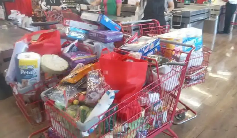 Detienen a dos mujeres por presunto robo en supermercado de Torreón