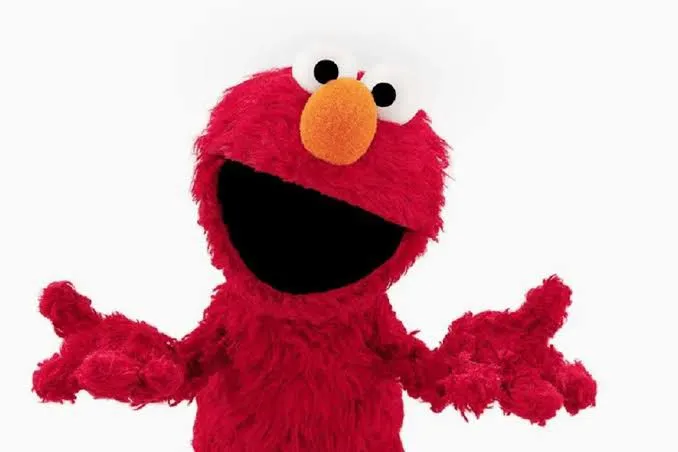 Hackean cuenta de Elmo en X y publican mensajes de odio y teorías conspirativas