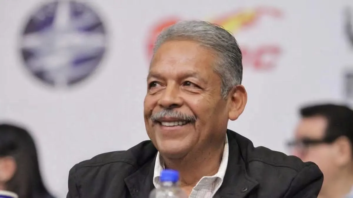 TERESO MEDINA VA SOLO POR LA DIRIGENCIA NACIONAL DE LA CTM