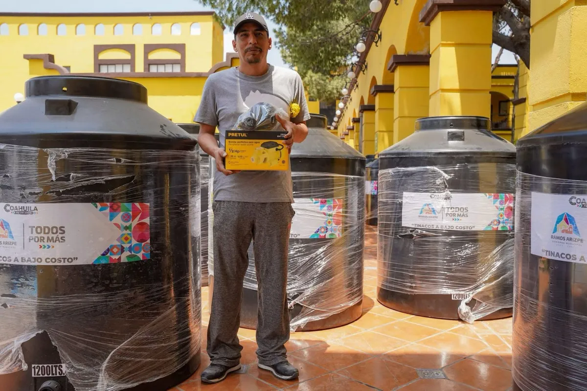 Avanza en Ramos Arizpe el programa “Tinacos Para Todos”; más de 470 familias beneficiadas