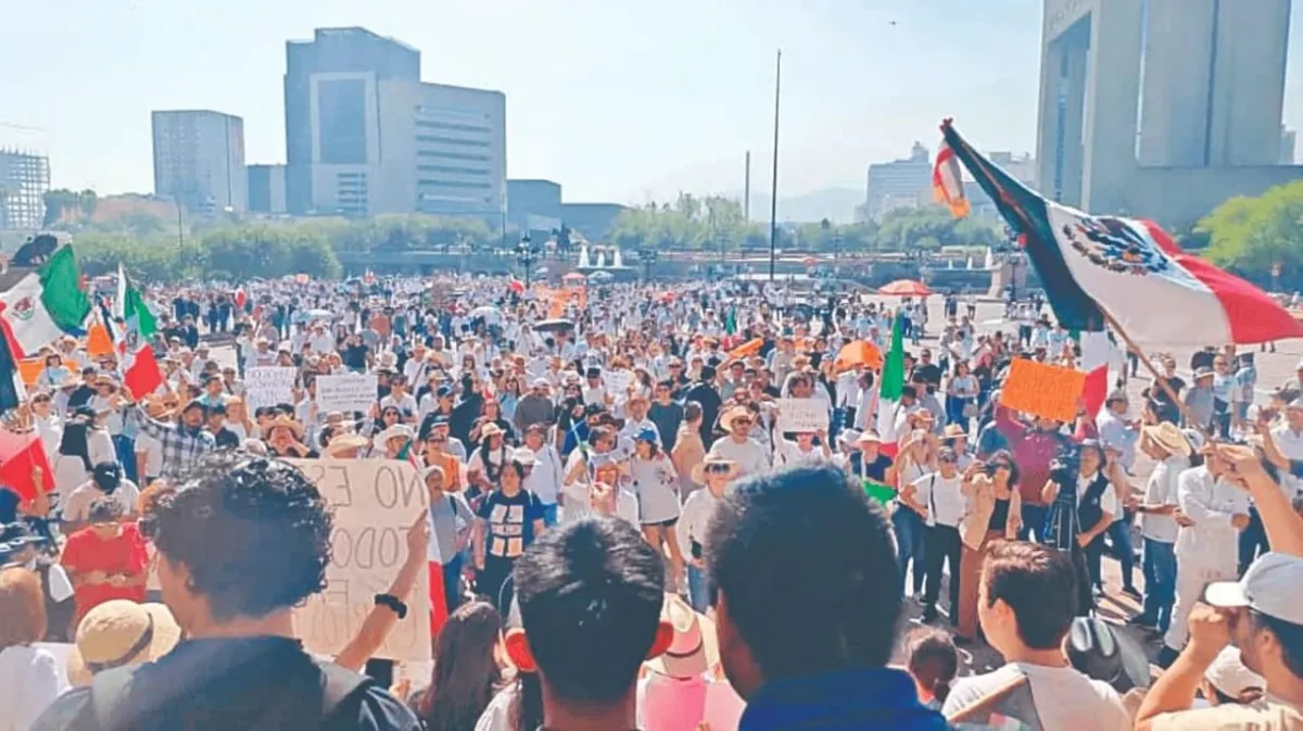Jóvenes de Nuevo León se movilizan para exigir un alto a la violencia