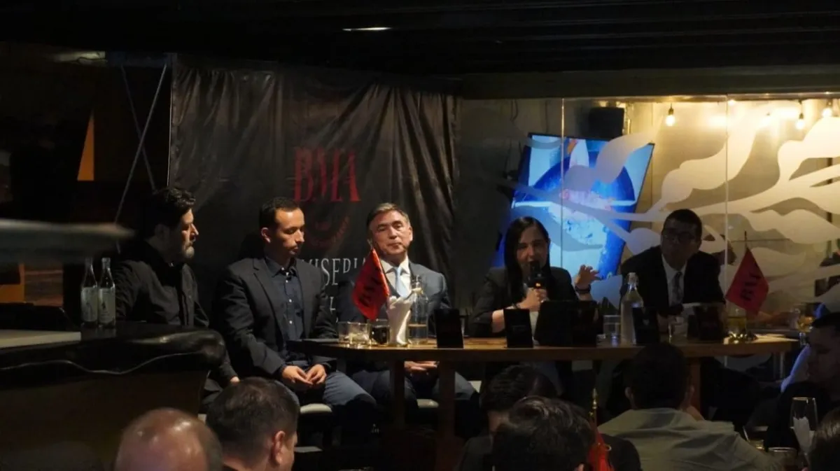 Urgen abogados de NL fortalecer defensa legal ante fallas del sistema penal