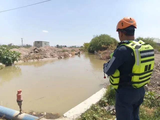 Vigilan canales y cárcamos ante riesgo de lluvias en Torreón