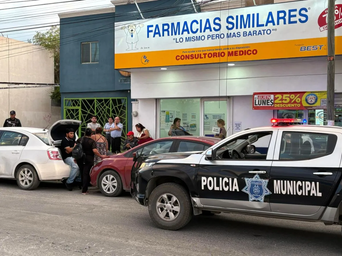 Muere mujer afuera de farmacia en Mirasierra; colapsó antes de recibir atención médica en Saltillo