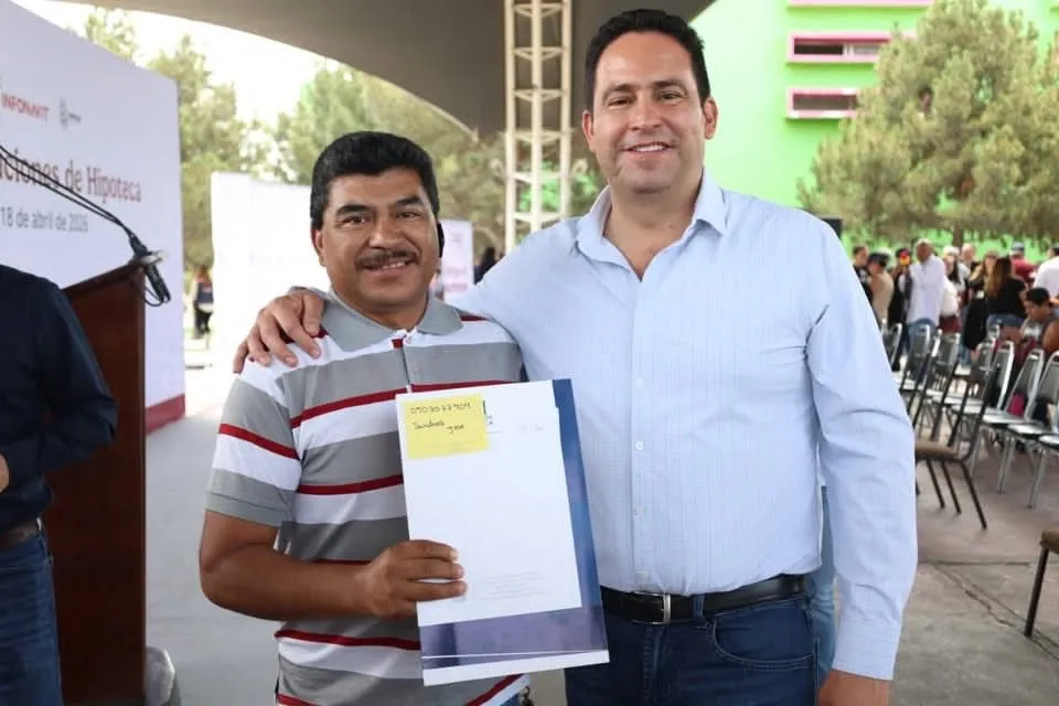 Entregan en Saltillo más de 800 escrituras gratuitas por cancelación de hipoteca.