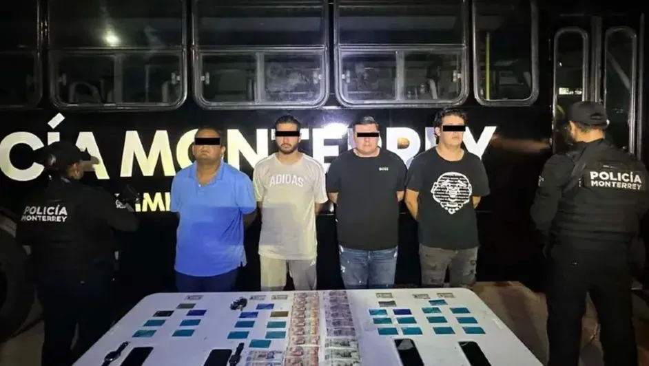 Detienen en Monterrey a cuatro hombres de Jalisco con 30 tarjetas robadas en Saltillo