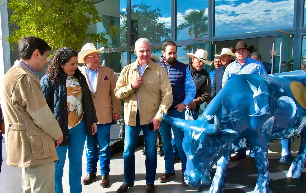 Román Cepeda inaugura el Encuentro Nacional Lechero 2025 en Torreón