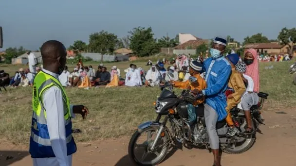 Uganda cierra frontera por alerta de ébola