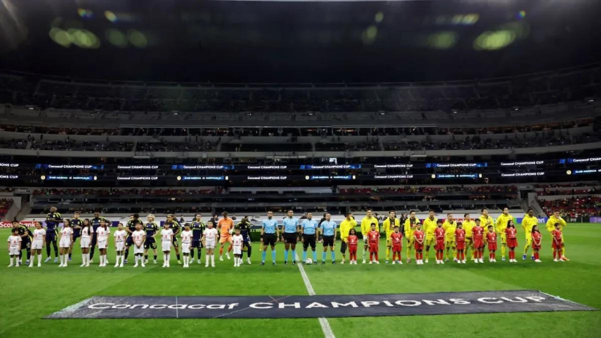Partido del América se detiene en el Azteca por grito homofóbico ante visores de la FIFA