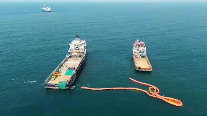 Derrame de Pemex afecta a comunidades pesqueras en la costa de Tabasco
