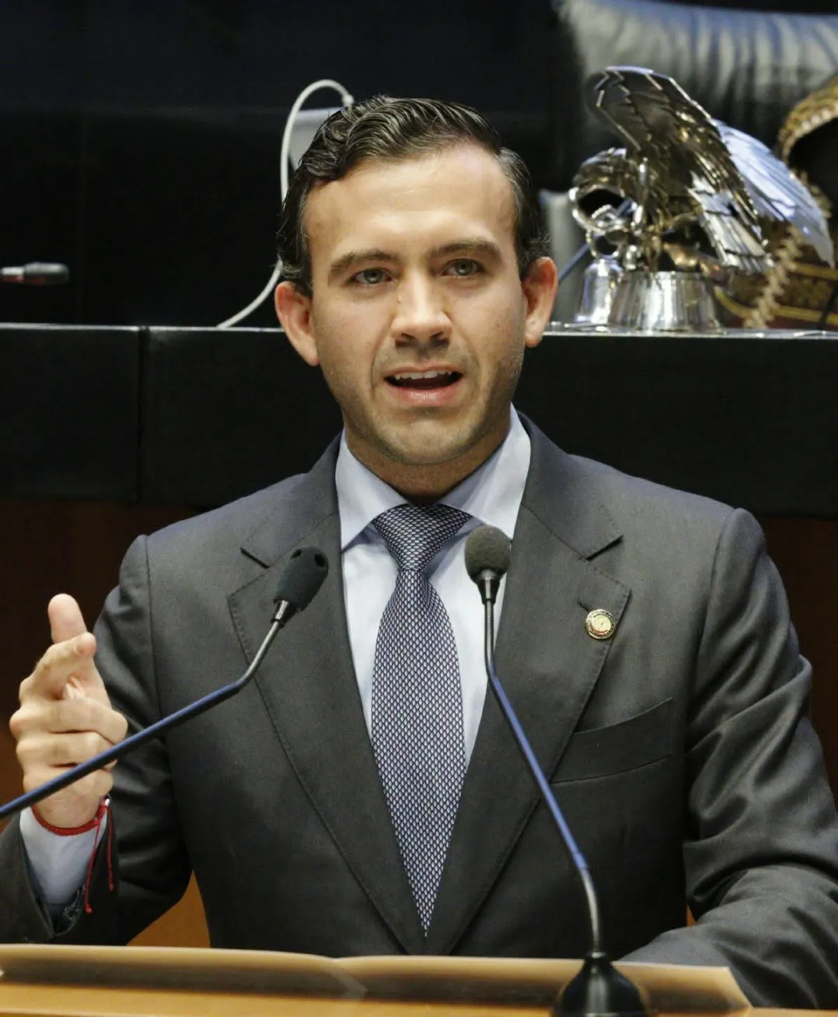 Gabriel Elizondo propone apoyo alimentario para familiares de pacientes hospitalizados