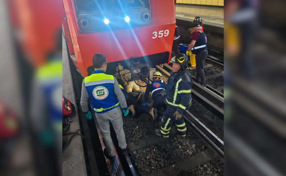 Rescatan con vida a persona tras lanzarse a las vías del Metro en la Línea 8 de la CDMX
