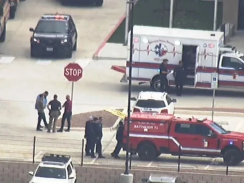 Estudiante dispara a maestra en Texas y se quita la vida
