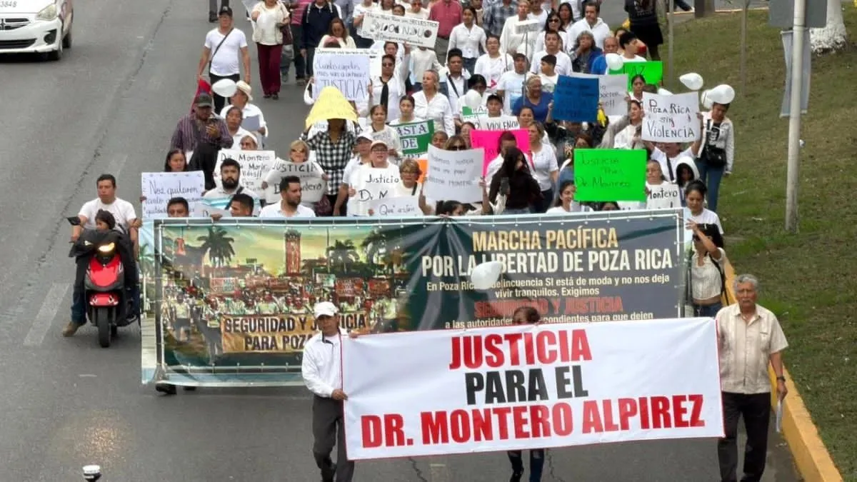 Indignación en Poza Rica por asesinato de médico desata marcha y exigencia de justicia ante la violencia en el país