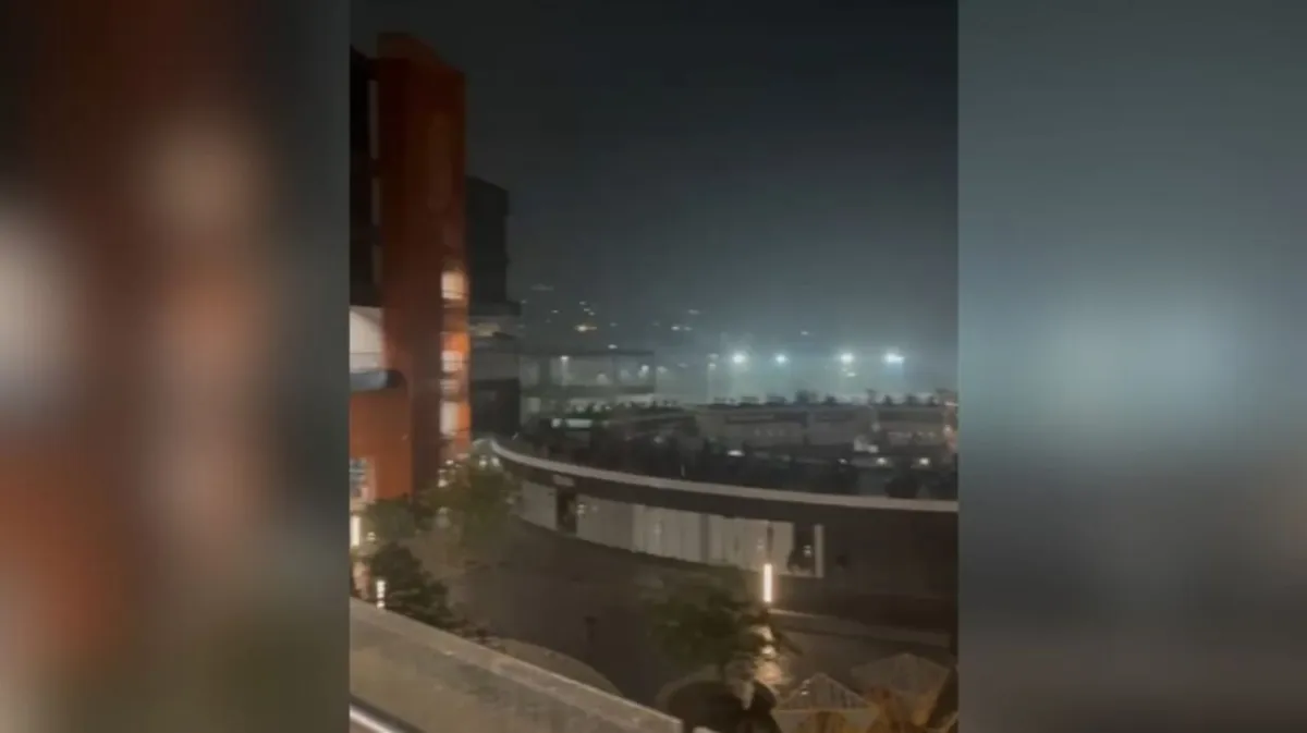 Fuertes lluvias generan apagones e inundaciones en el Área Metropolitana
