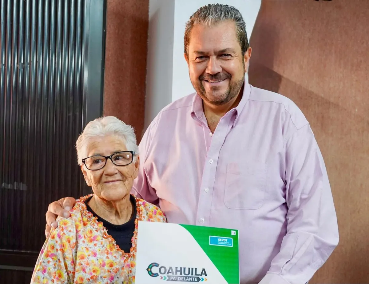 Entregan escrituras a 47 familias de Ramos Arizpe: certeza legal y patrimonio seguro