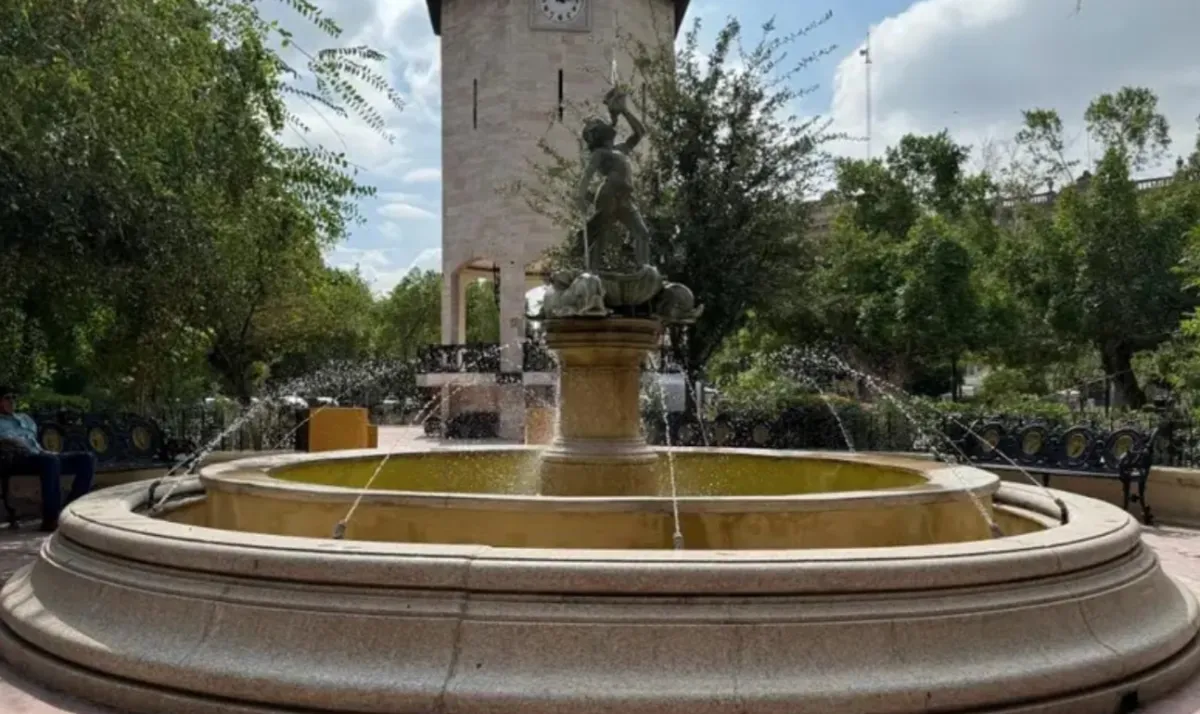 Mantenimiento permanente preserva fuentes y lagos como espacios emblemáticos de Torreón