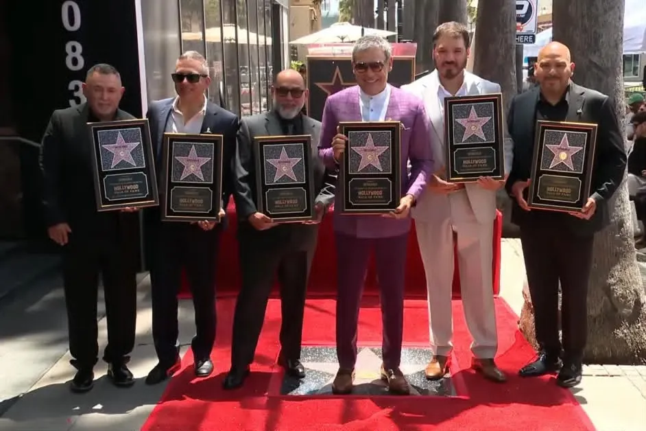 Intocable recibe su estrella en el Paseo de la Fama de Hollywood