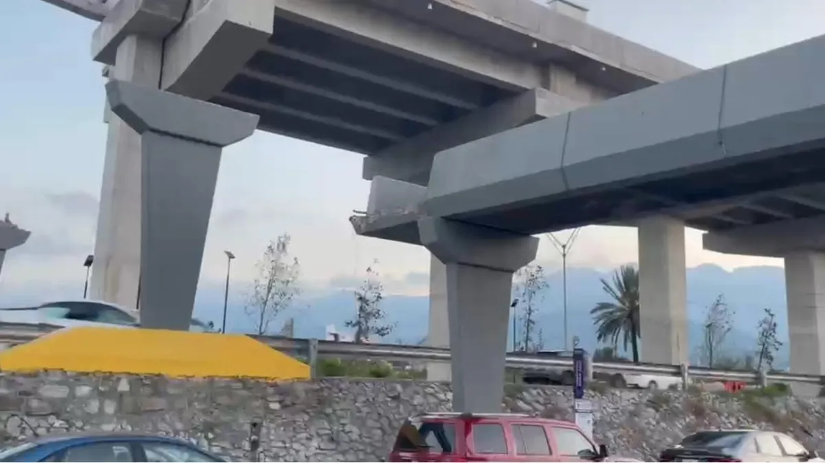 Reabren por completo la avenida Constitución tras el retiro de puente peatonal