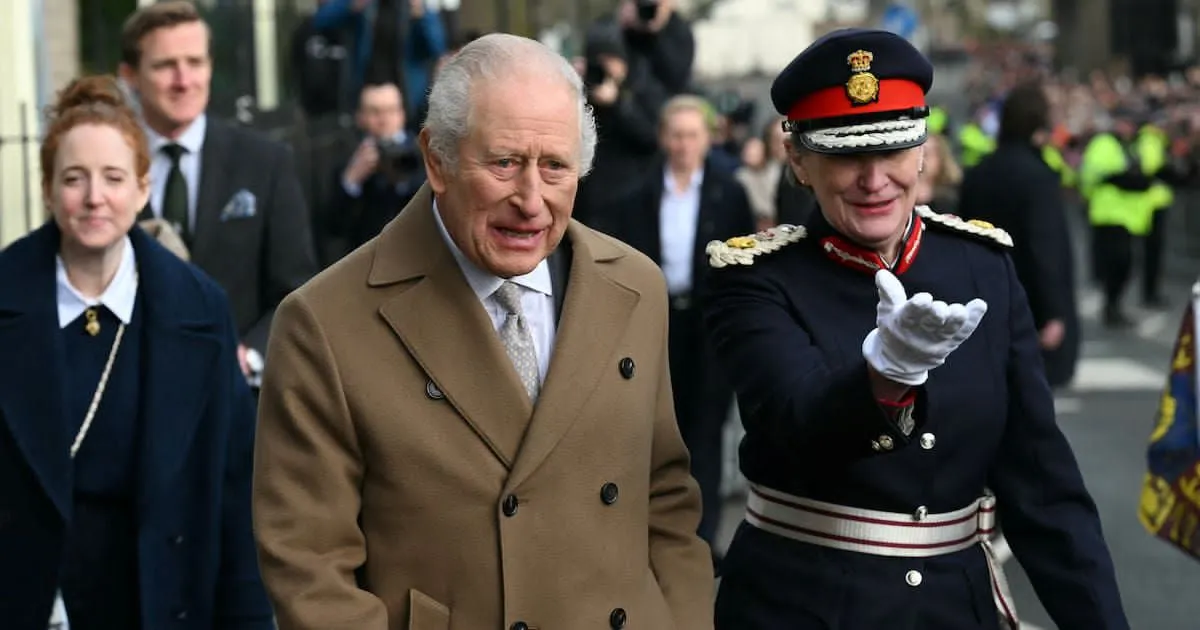 Abuchean a Carlos III en acto público tras nuevas revelaciones del caso Epstein