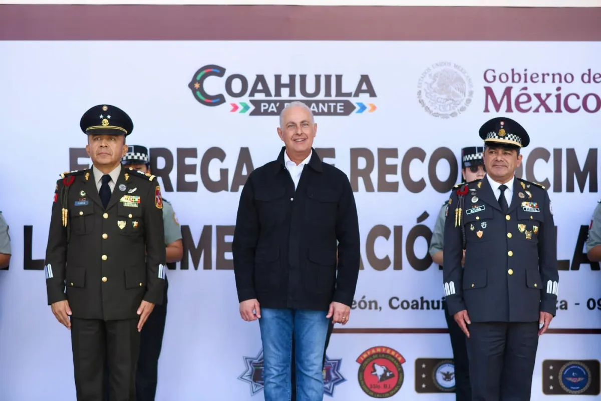 Torreón reconoce a fuerzas de seguridad en la Marcha de la Lealtad